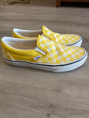 Vans women 7.5 yellow and  White Checkerboard Slip-On Sneakers, excellent find